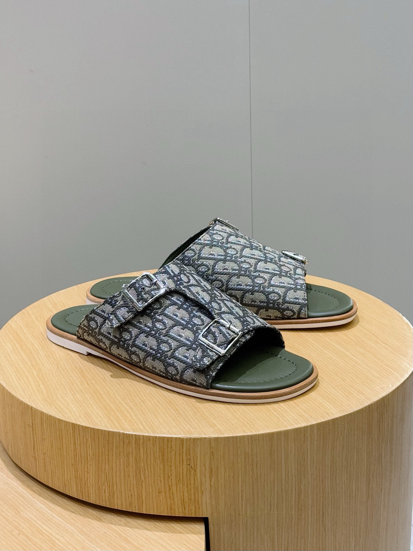 디올 남자 슬리퍼