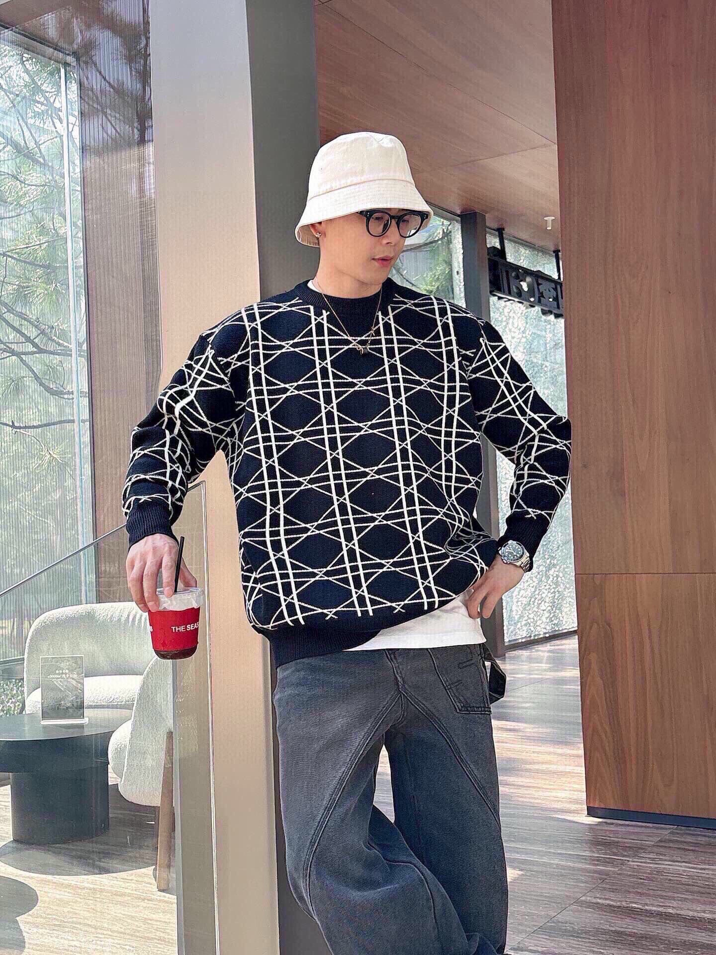 발렌티노 남자 니트