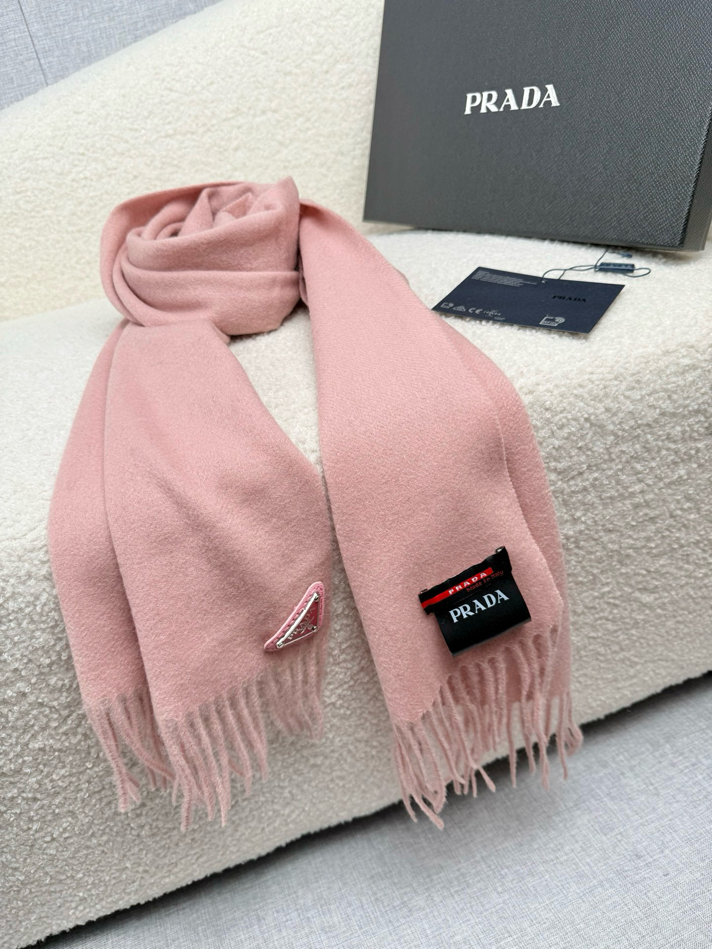 프라다 스카프