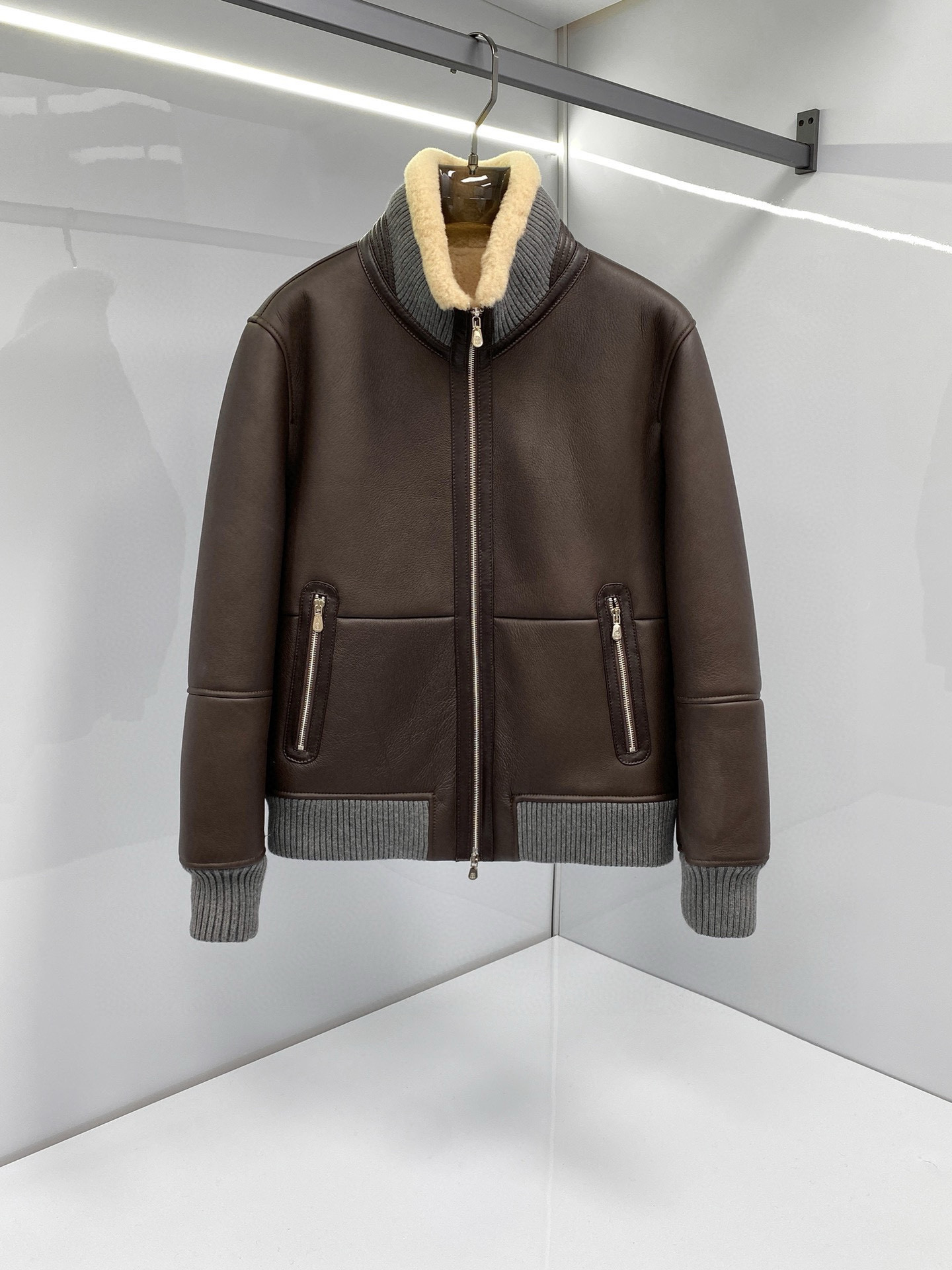 브루넬로 쿠치넬리 양가죽 양모 자켓