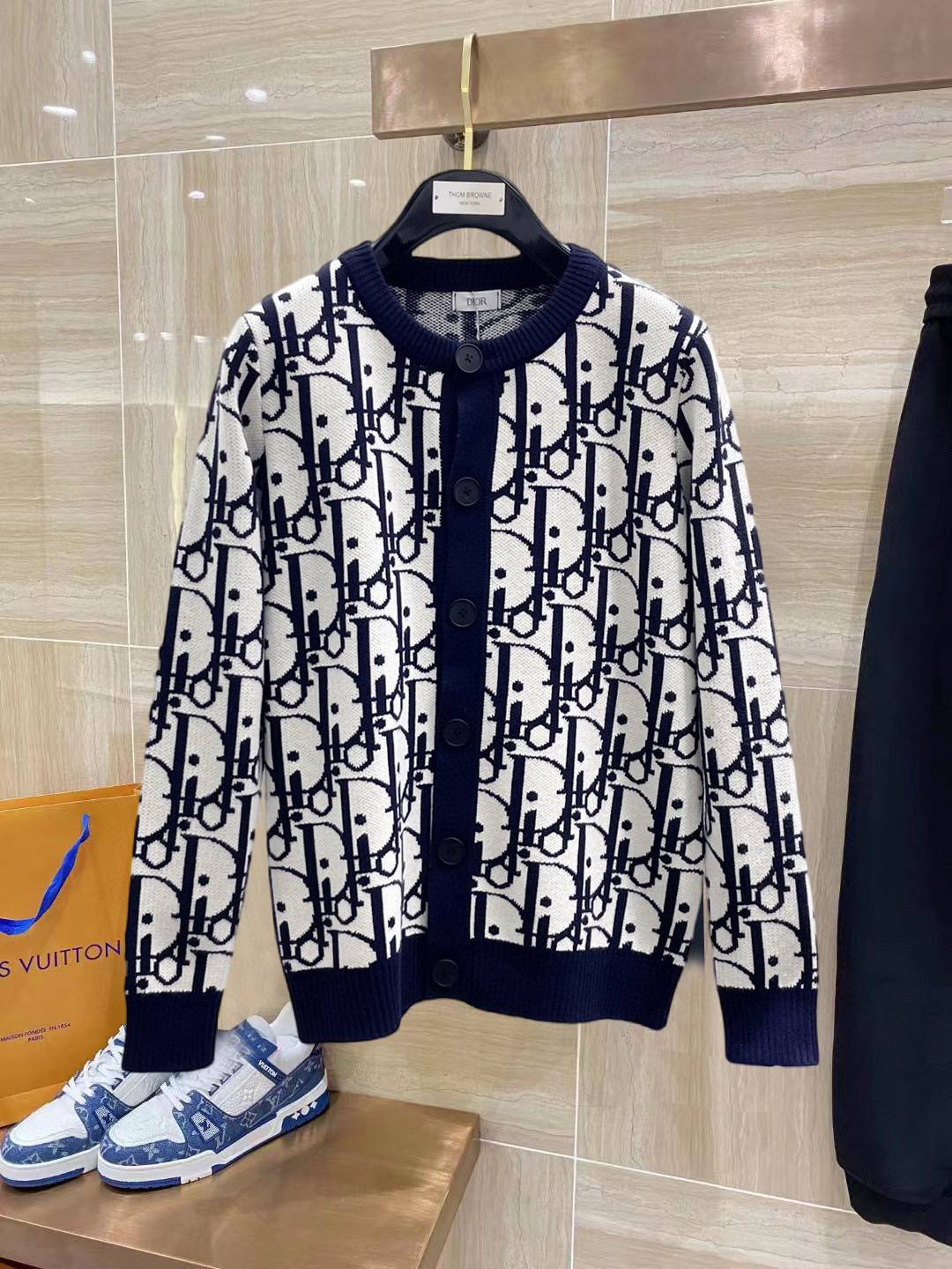 디올 남자 니트