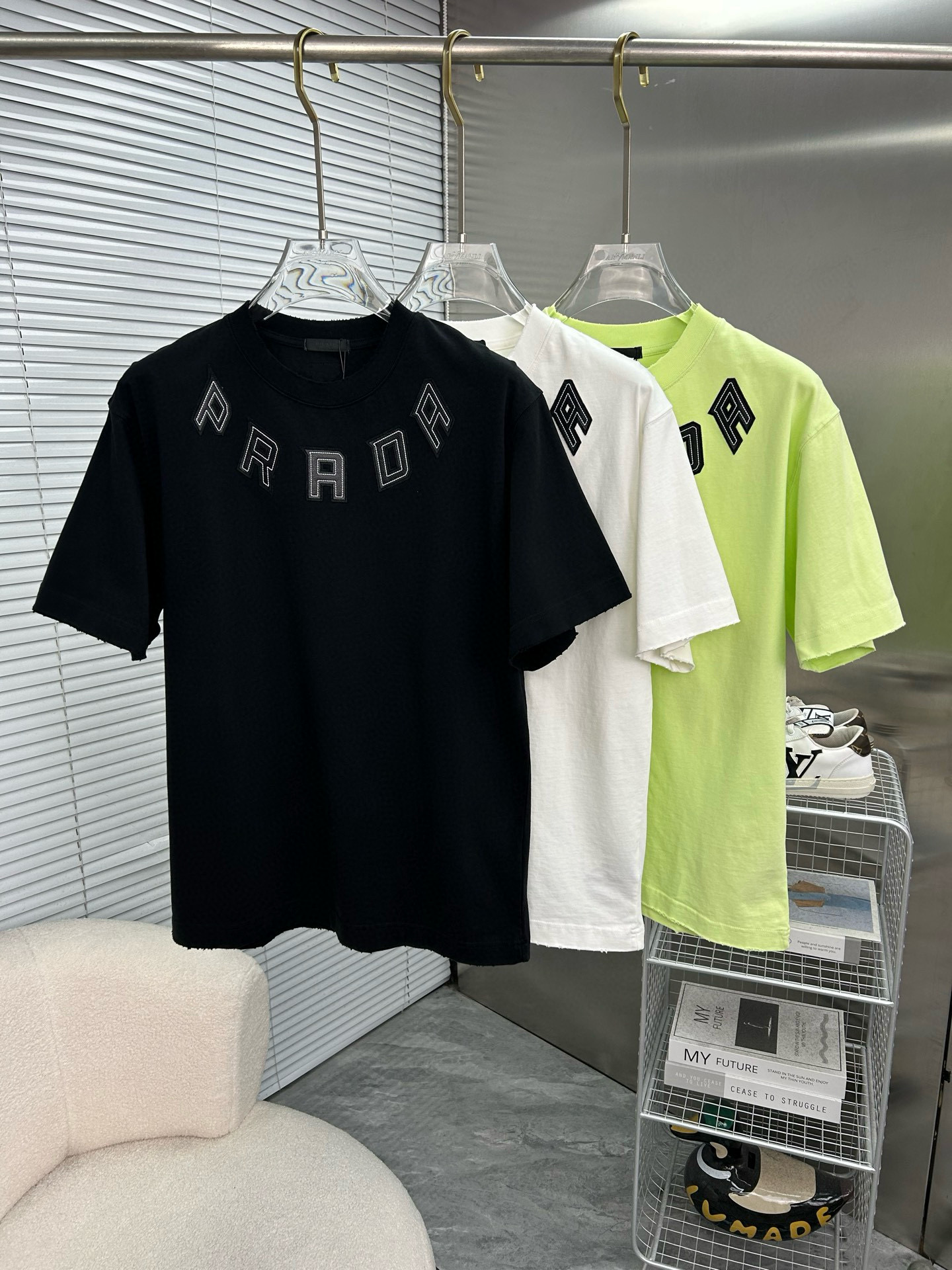 프라다 3컬러 남자 반팔티