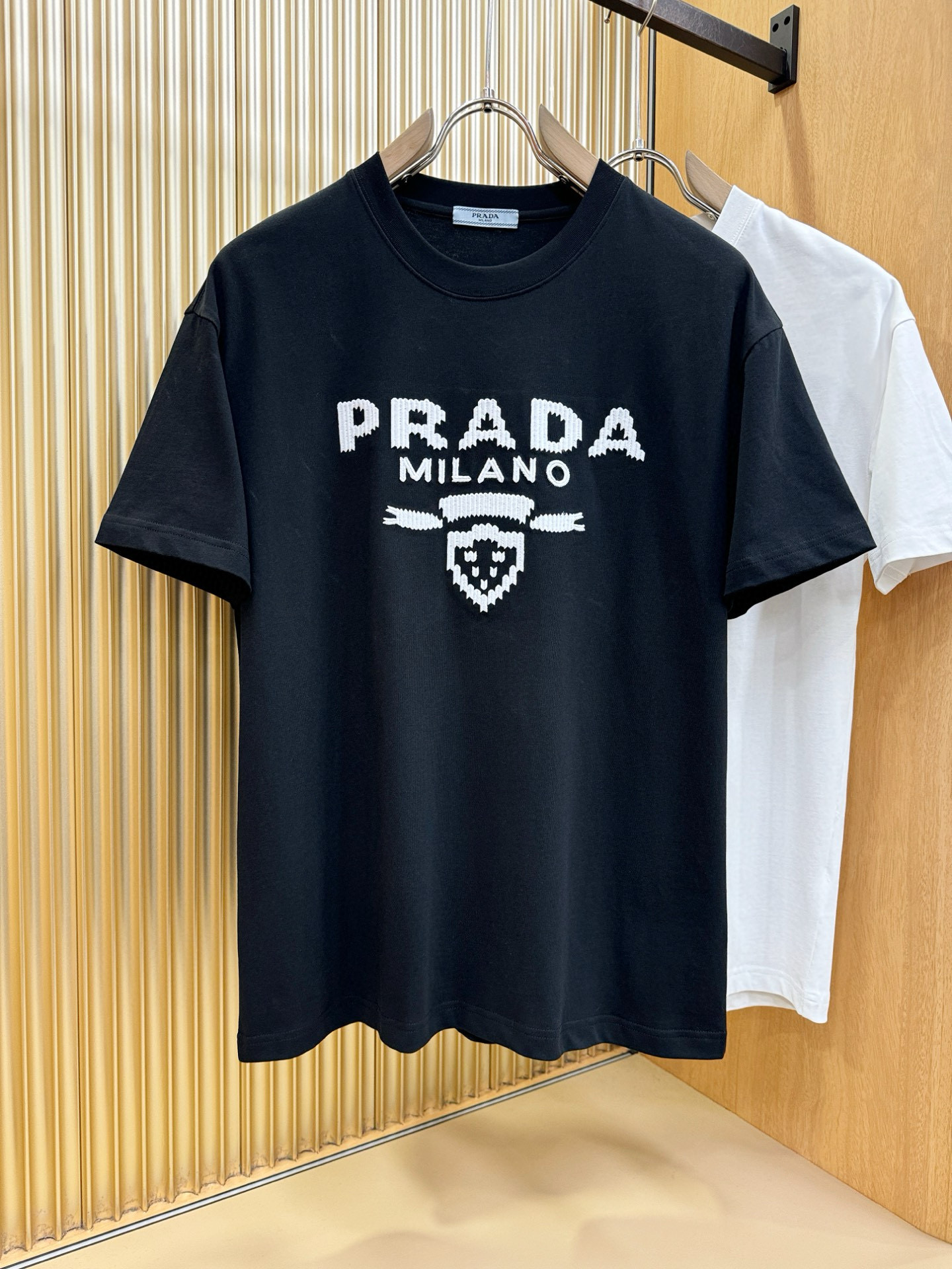프라다 남자 반팔티